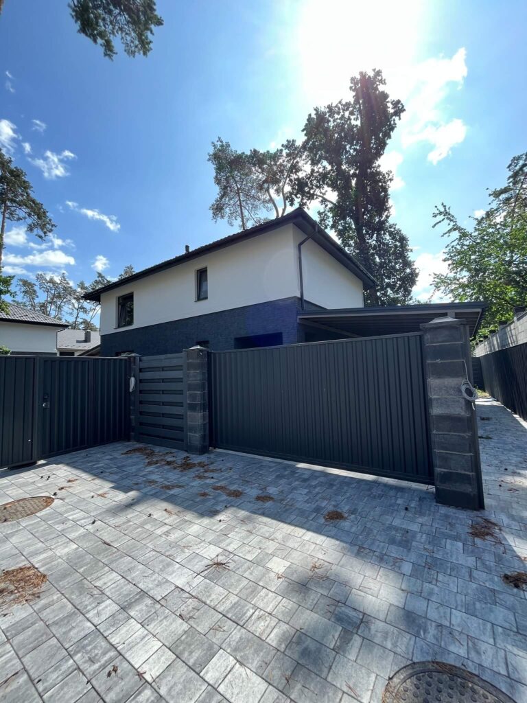 Індивідуальний будинок під Києвом Finest Home